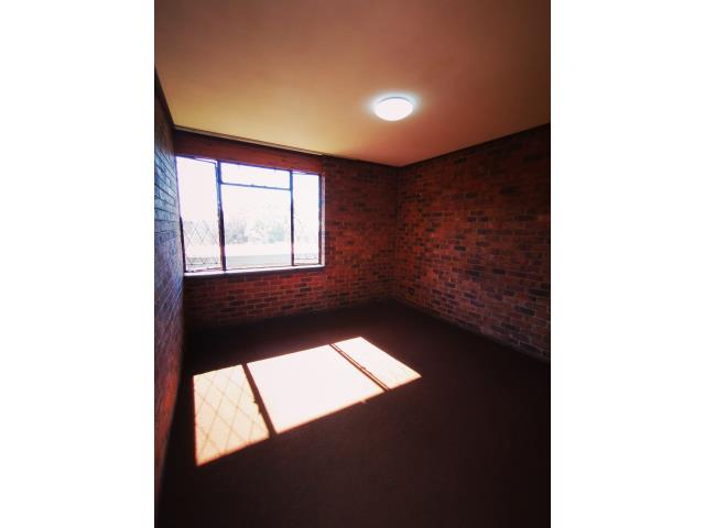 To Let 3 Bedroom Property for Rent in Floracliffe Gauteng