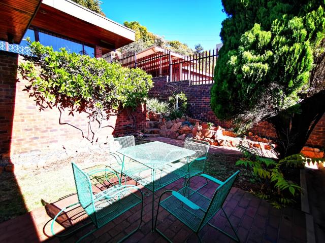 To Let 3 Bedroom Property for Rent in Floracliffe Gauteng