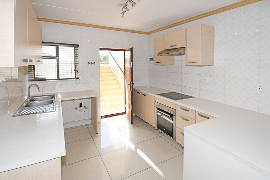 2 Bedroom Property for Sale in Broadacres Gauteng