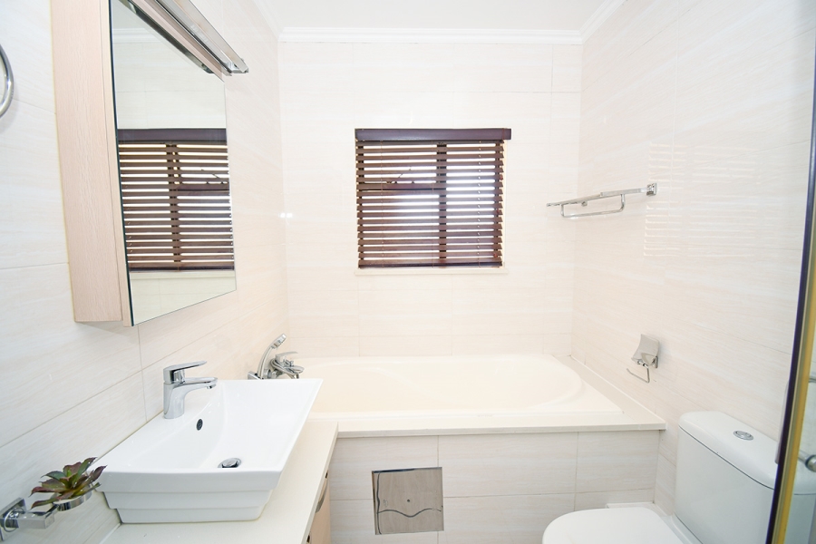 2 Bedroom Property for Sale in Broadacres Gauteng