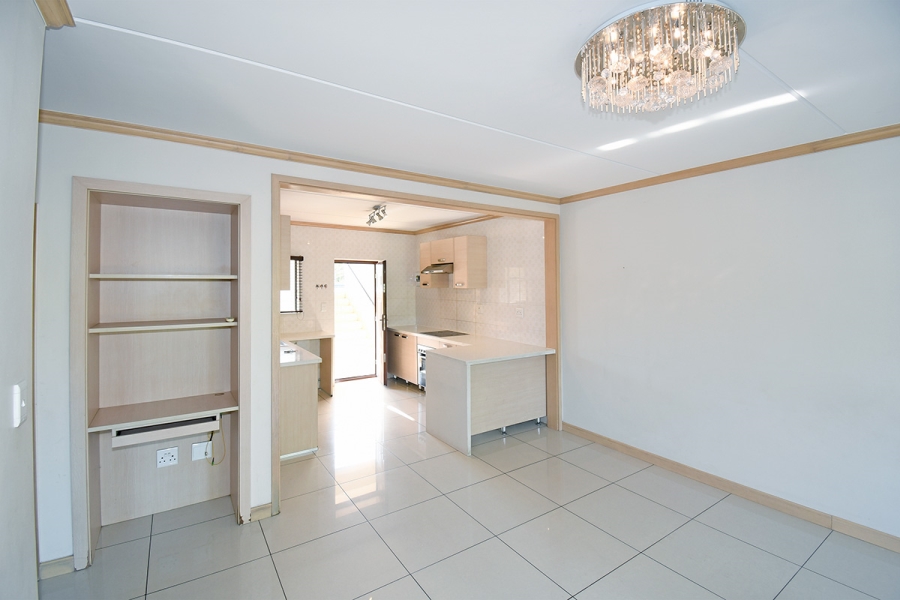 2 Bedroom Property for Sale in Broadacres Gauteng