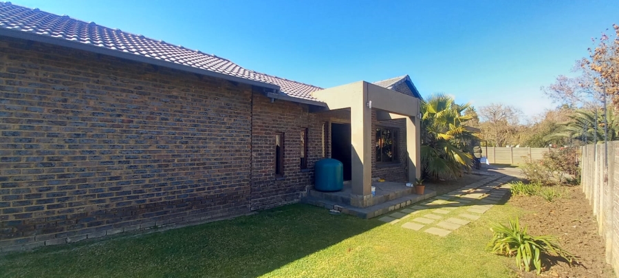 4 Bedroom Property for Sale in Brackendowns Gauteng