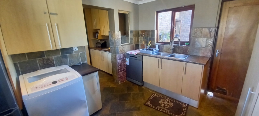 4 Bedroom Property for Sale in Brackendowns Gauteng