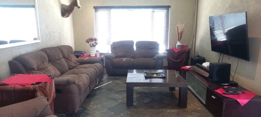 4 Bedroom Property for Sale in Brackendowns Gauteng