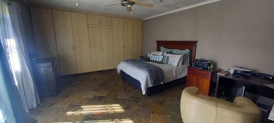 4 Bedroom Property for Sale in Brackendowns Gauteng