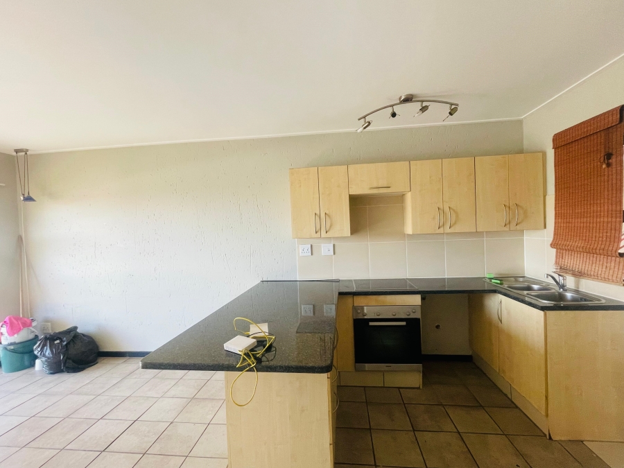 To Let 1 Bedroom Property for Rent in Jackal Creek Golf Estate Gauteng