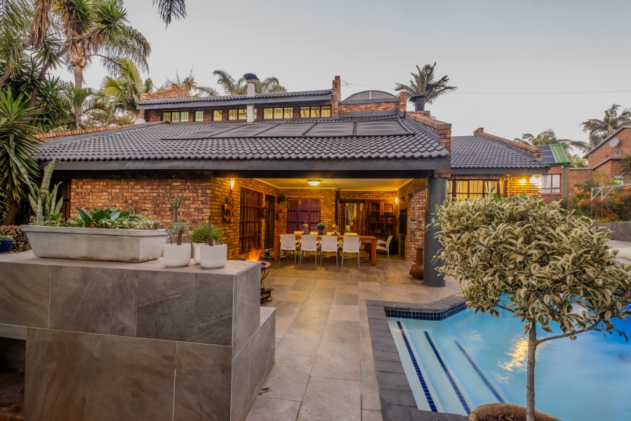 5 Bedroom Property for Sale in Moreleta Park Gauteng