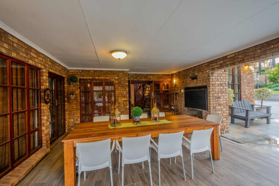 5 Bedroom Property for Sale in Moreleta Park Gauteng