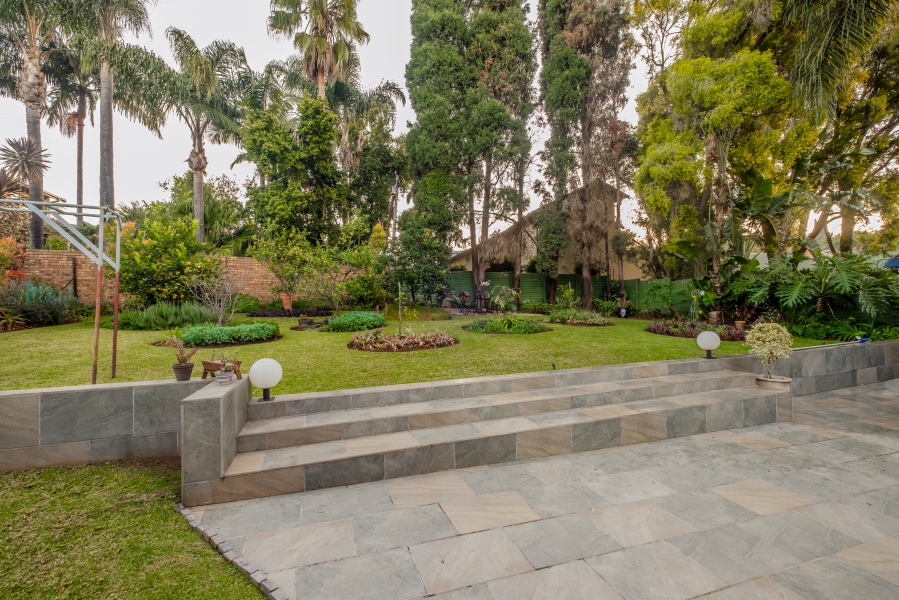5 Bedroom Property for Sale in Moreleta Park Gauteng