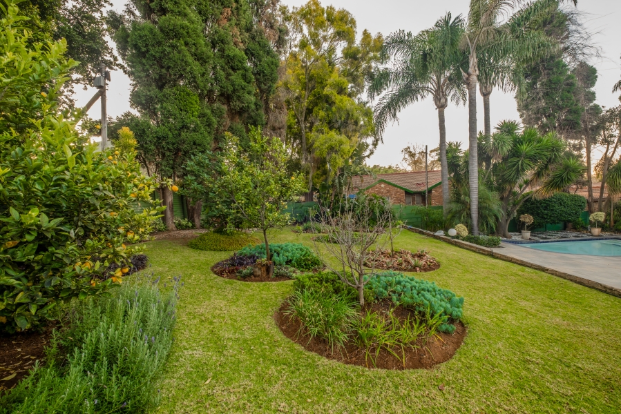 5 Bedroom Property for Sale in Moreleta Park Gauteng