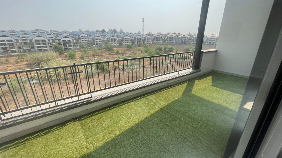 To Let 2 Bedroom Property for Rent in Waterfall Gauteng