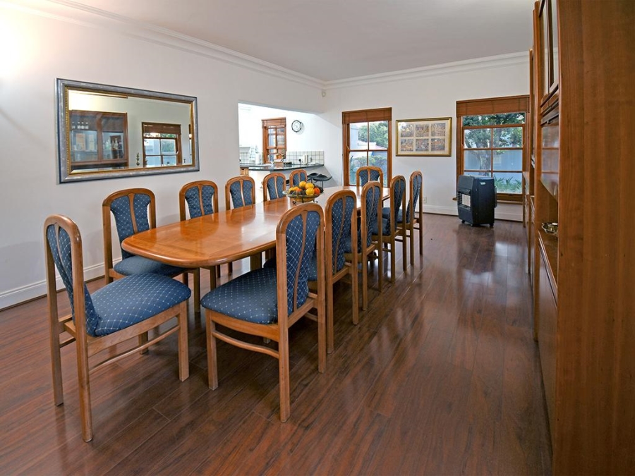 5 Bedroom Property for Sale in Benmore Gardens Gauteng