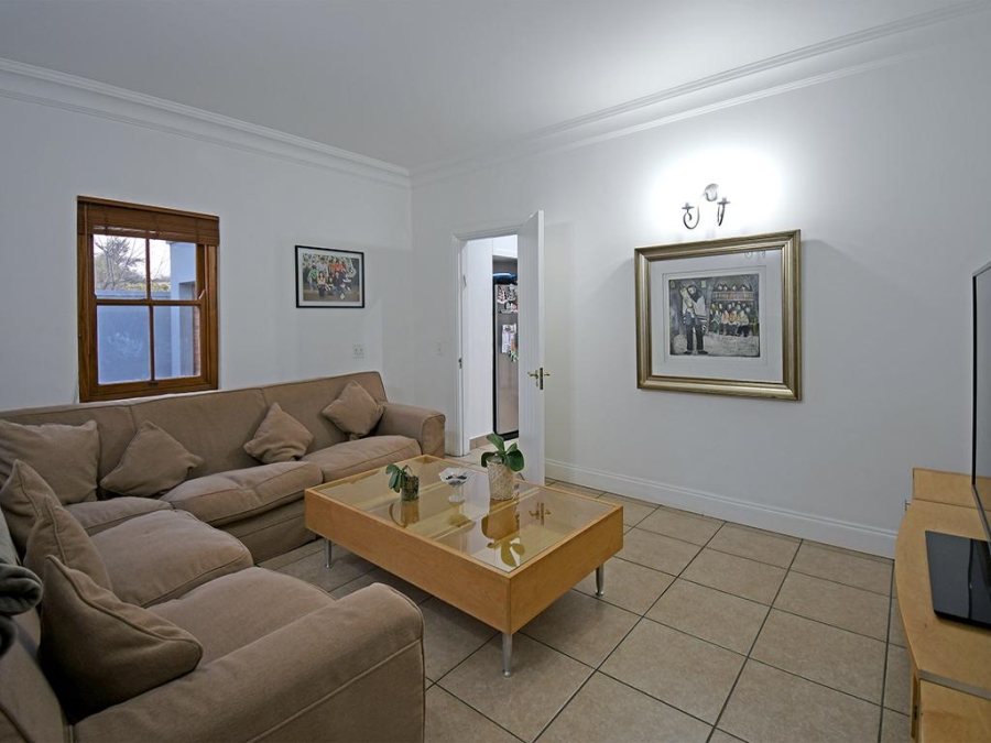 5 Bedroom Property for Sale in Benmore Gardens Gauteng