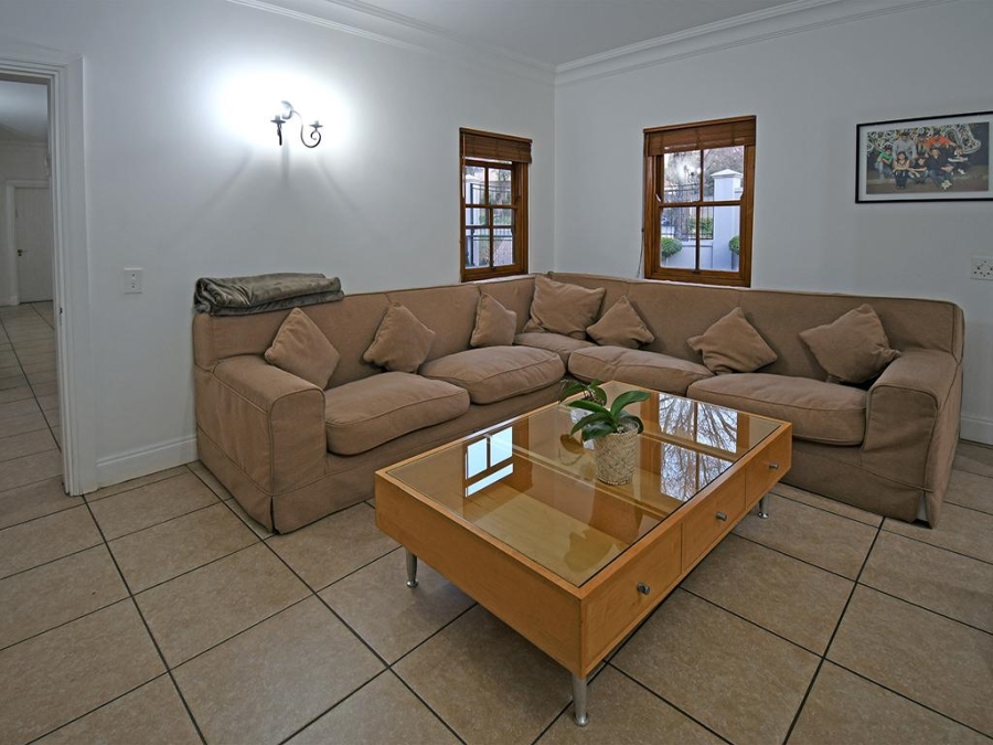 5 Bedroom Property for Sale in Benmore Gardens Gauteng