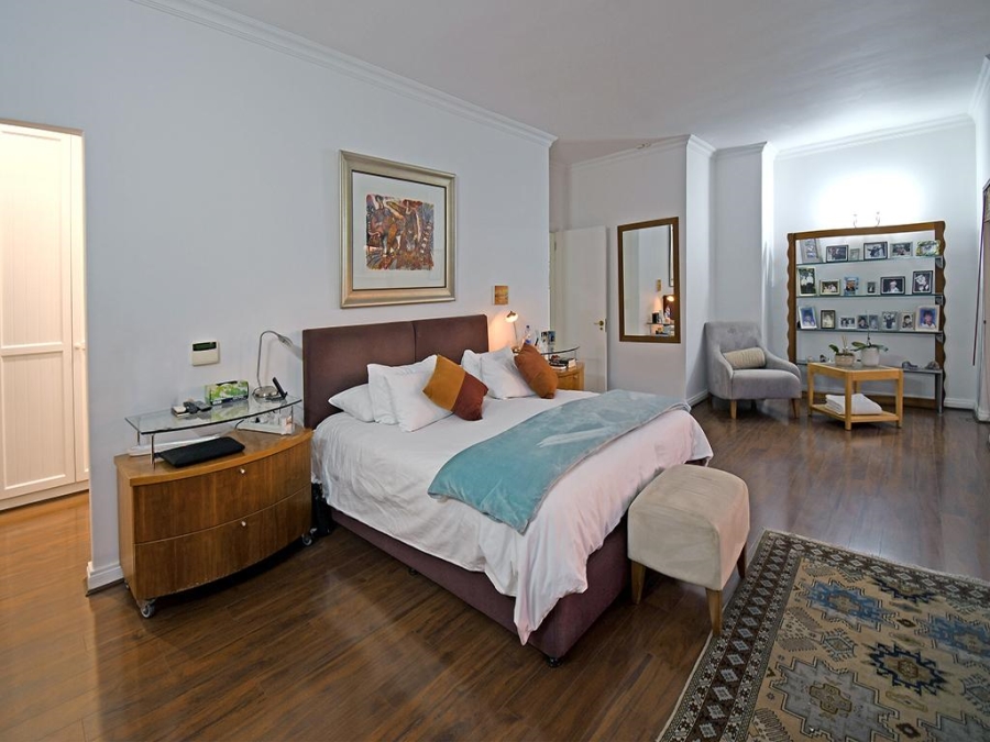 5 Bedroom Property for Sale in Benmore Gardens Gauteng