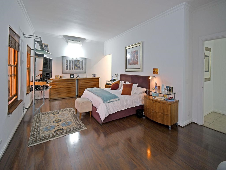 5 Bedroom Property for Sale in Benmore Gardens Gauteng