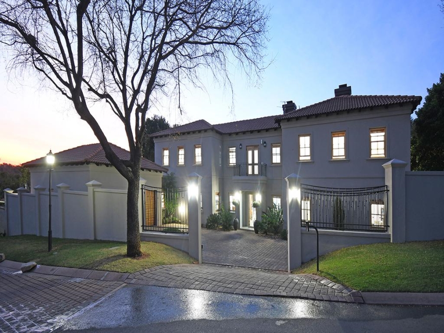 5 Bedroom Property for Sale in Benmore Gardens Gauteng