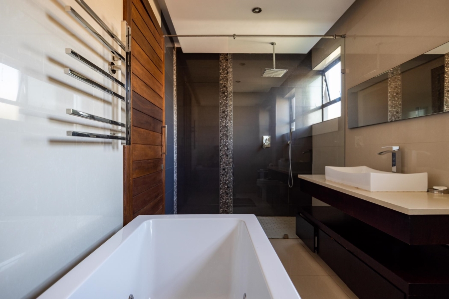 5 Bedroom Property for Sale in Midstream Estate Gauteng