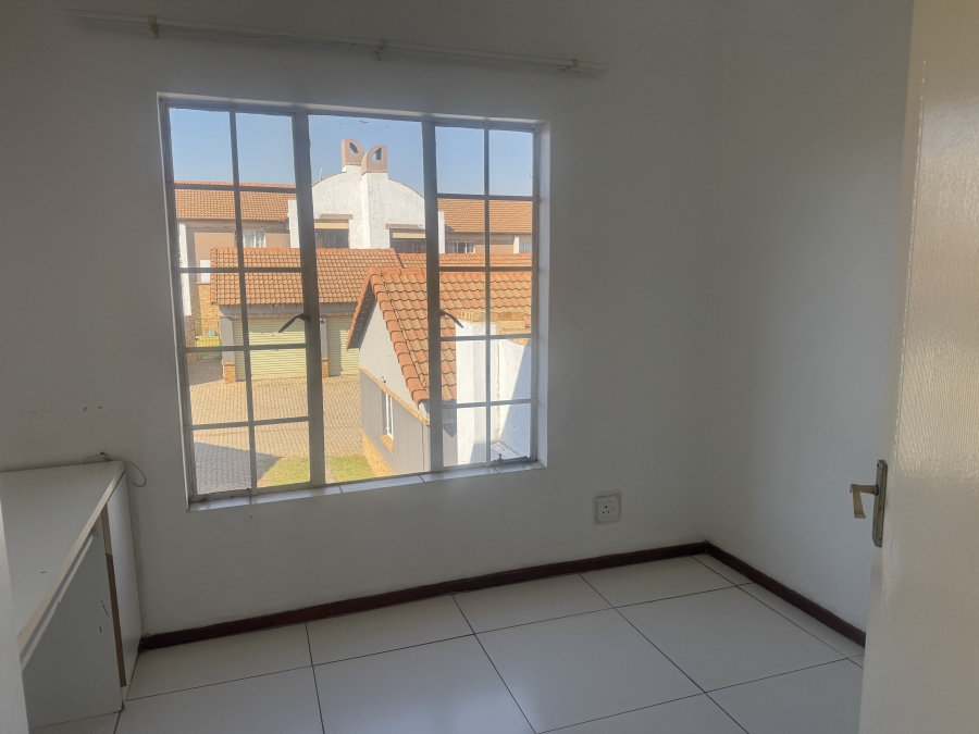 To Let 3 Bedroom Property for Rent in Noordwyk Gauteng