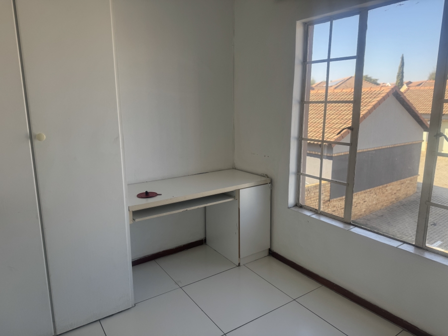 To Let 3 Bedroom Property for Rent in Noordwyk Gauteng