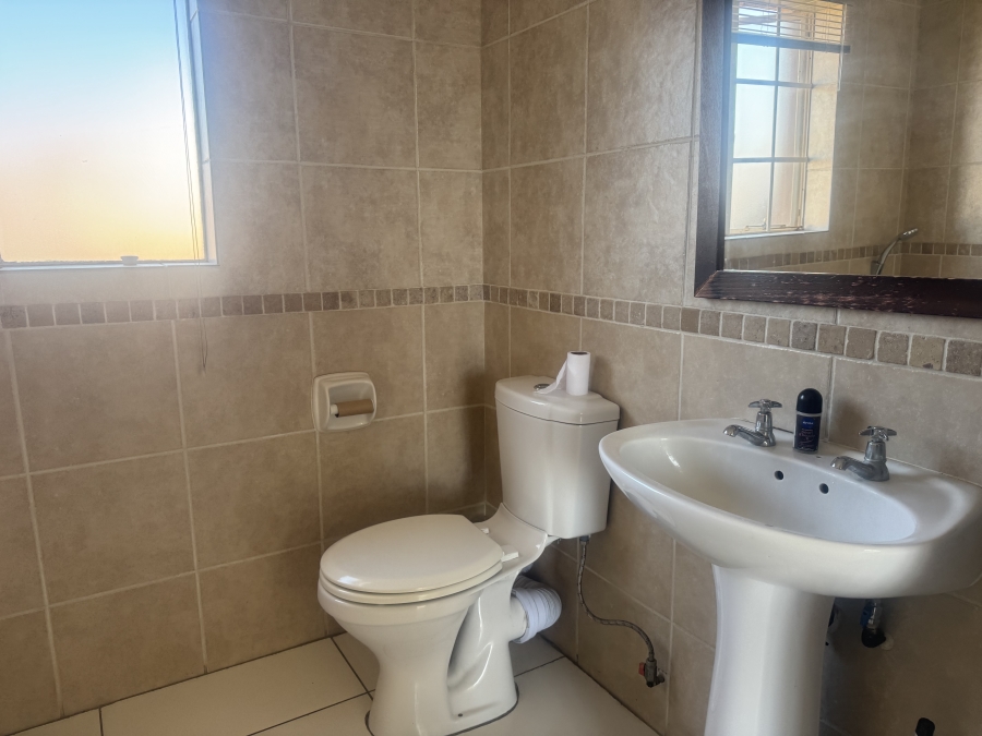 To Let 3 Bedroom Property for Rent in Noordwyk Gauteng