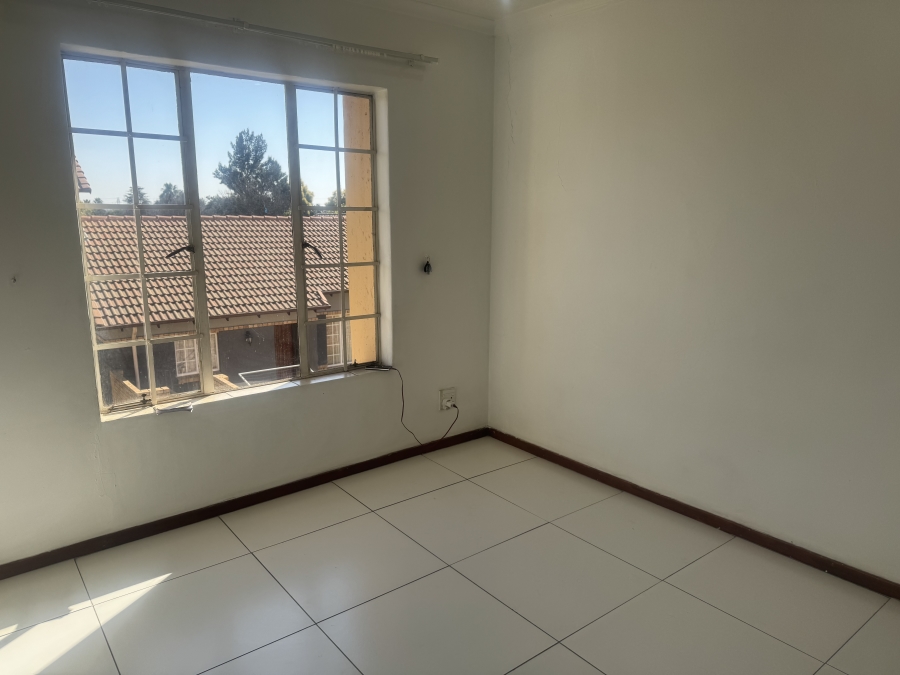 To Let 3 Bedroom Property for Rent in Noordwyk Gauteng