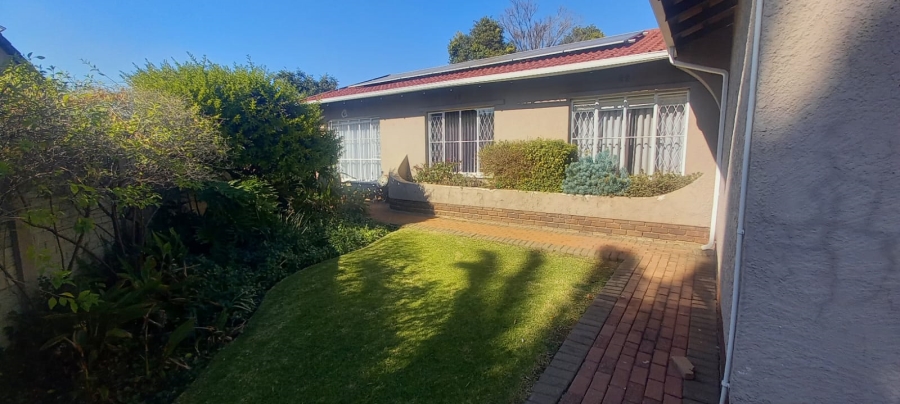 3 Bedroom Property for Sale in Brackendowns Gauteng