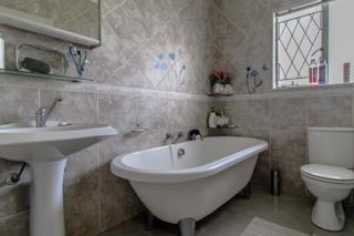 3 Bedroom Property for Sale in Brackendowns Gauteng