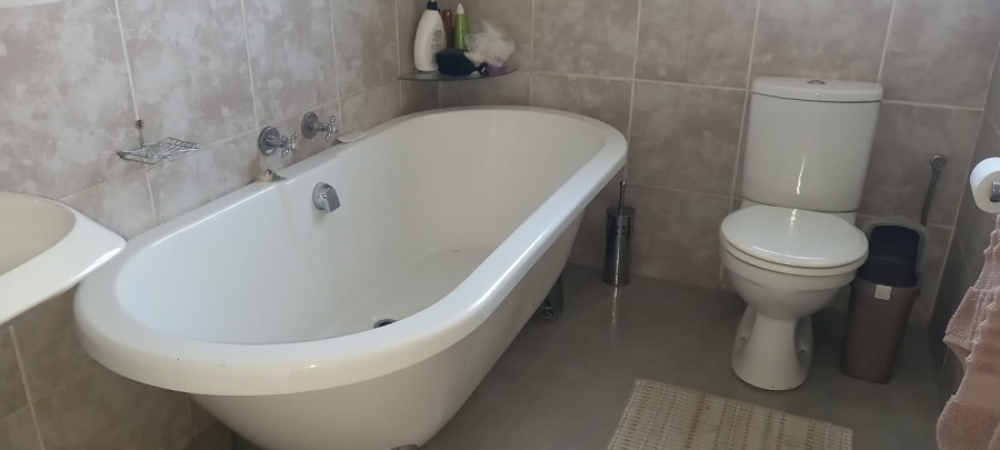 3 Bedroom Property for Sale in Brackendowns Gauteng