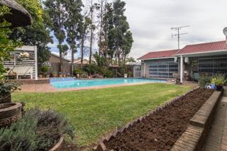 3 Bedroom Property for Sale in Brackendowns Gauteng