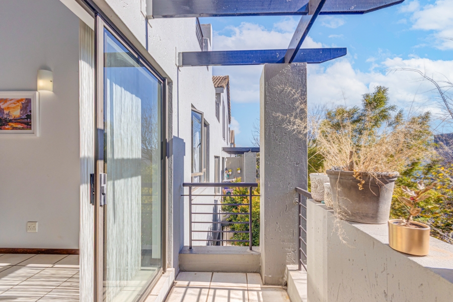 1 Bedroom Property for Sale in Bryanston Gauteng