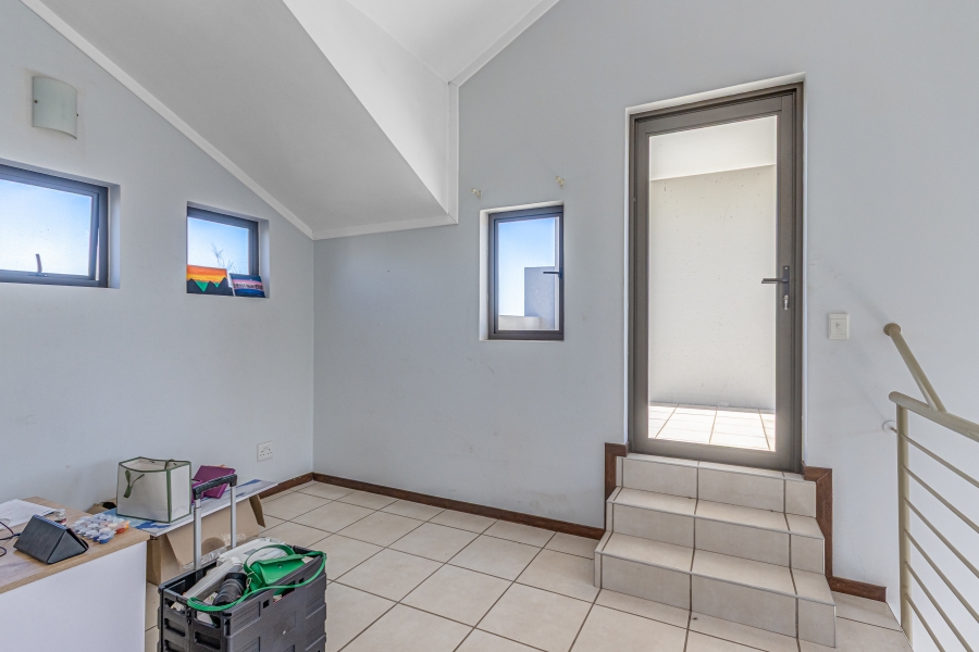 1 Bedroom Property for Sale in Bryanston Gauteng