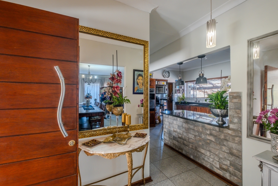 4 Bedroom Property for Sale in Waterkloof Ridge Gauteng