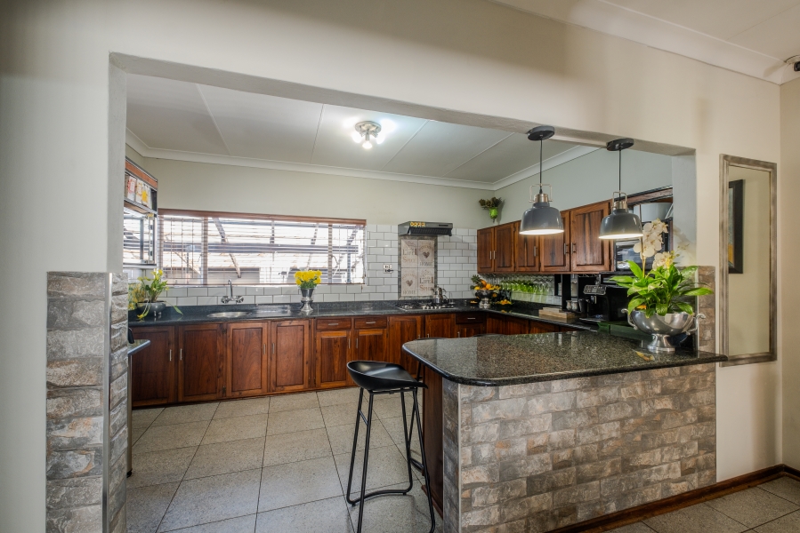 4 Bedroom Property for Sale in Waterkloof Ridge Gauteng