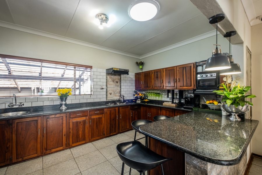 4 Bedroom Property for Sale in Waterkloof Ridge Gauteng