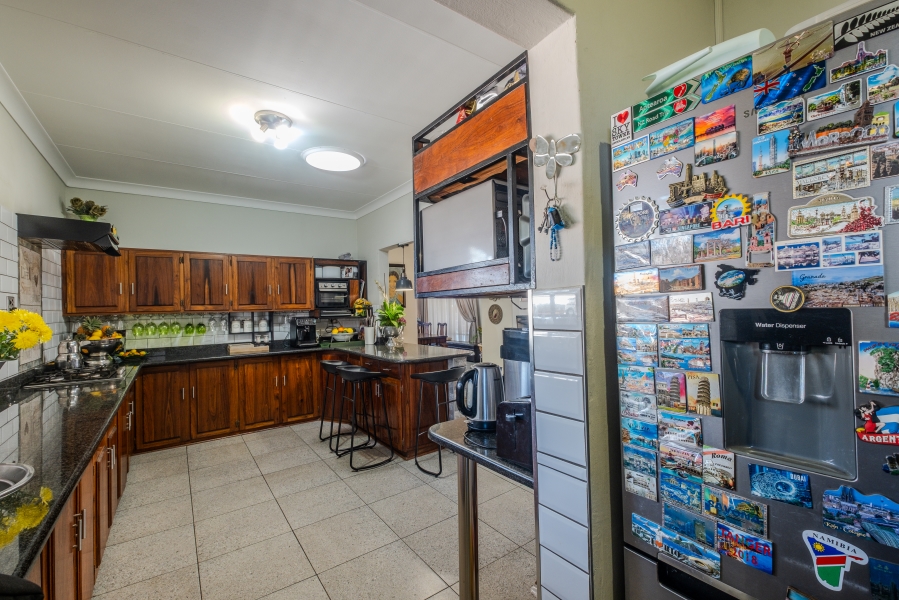 4 Bedroom Property for Sale in Waterkloof Ridge Gauteng