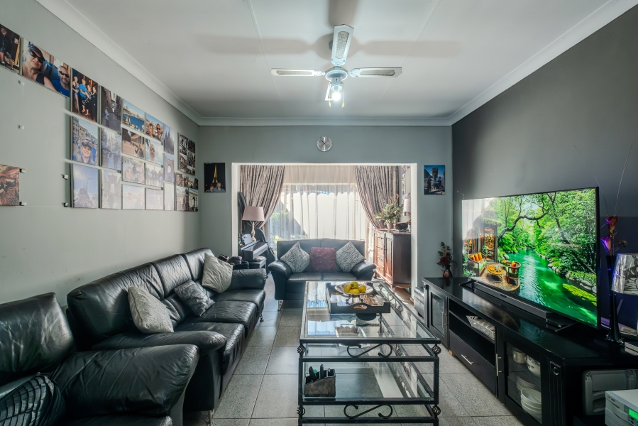 4 Bedroom Property for Sale in Waterkloof Ridge Gauteng