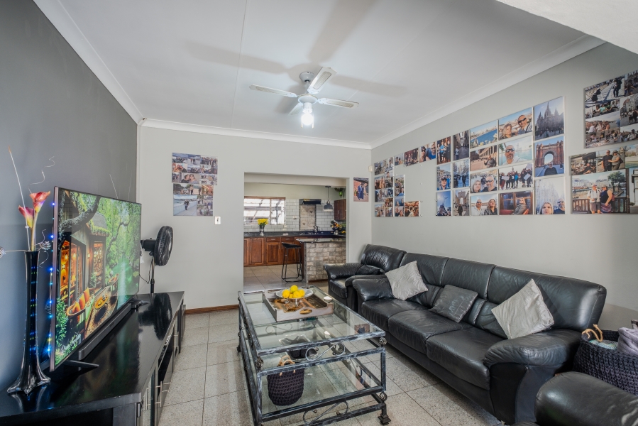 4 Bedroom Property for Sale in Waterkloof Ridge Gauteng