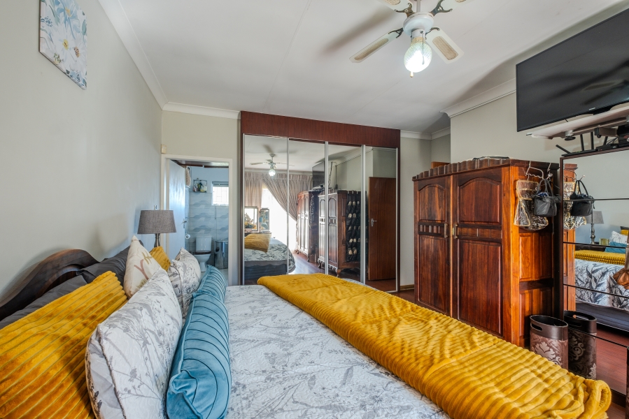 4 Bedroom Property for Sale in Waterkloof Ridge Gauteng
