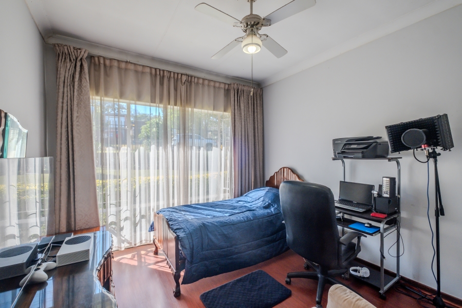 4 Bedroom Property for Sale in Waterkloof Ridge Gauteng