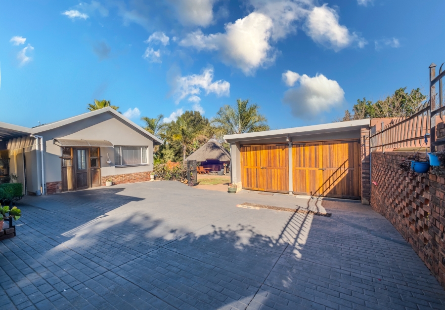 4 Bedroom Property for Sale in Waterkloof Ridge Gauteng