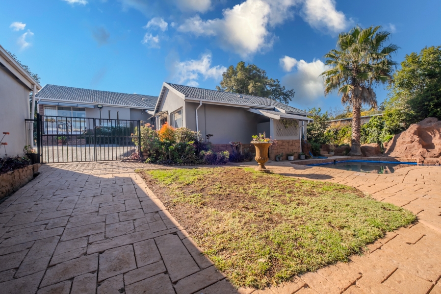 4 Bedroom Property for Sale in Waterkloof Ridge Gauteng