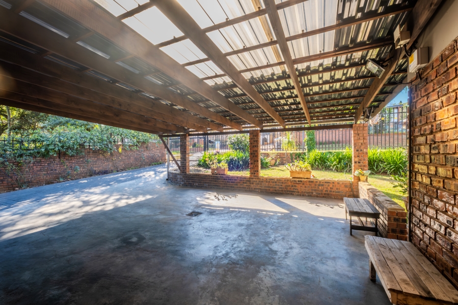 4 Bedroom Property for Sale in Waterkloof Ridge Gauteng
