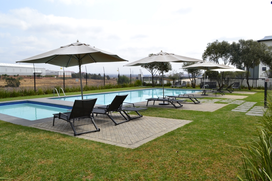 1 Bedroom Property for Sale in Modderfontein Gauteng
