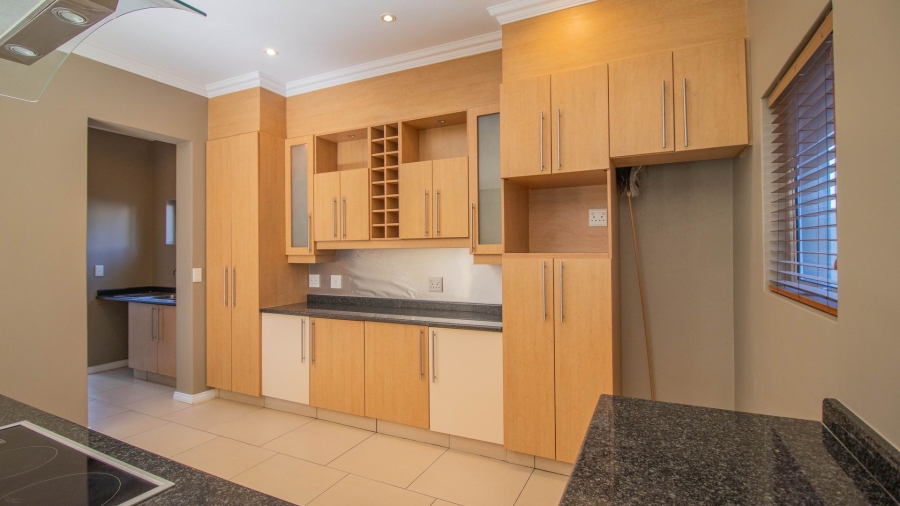 To Let 3 Bedroom Property for Rent in Thorn Valley Estate Gauteng