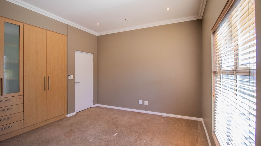 To Let 3 Bedroom Property for Rent in Thorn Valley Estate Gauteng