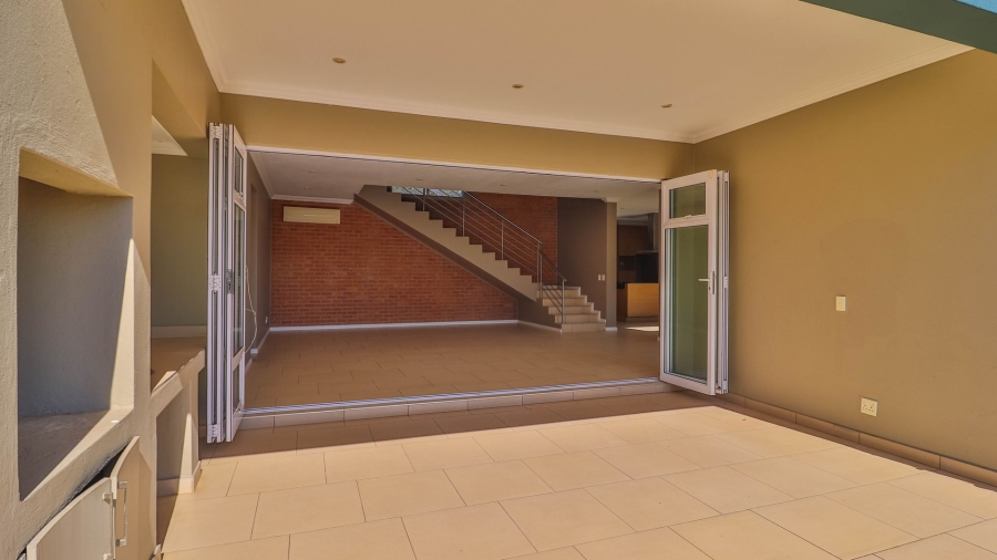 To Let 3 Bedroom Property for Rent in Thorn Valley Estate Gauteng