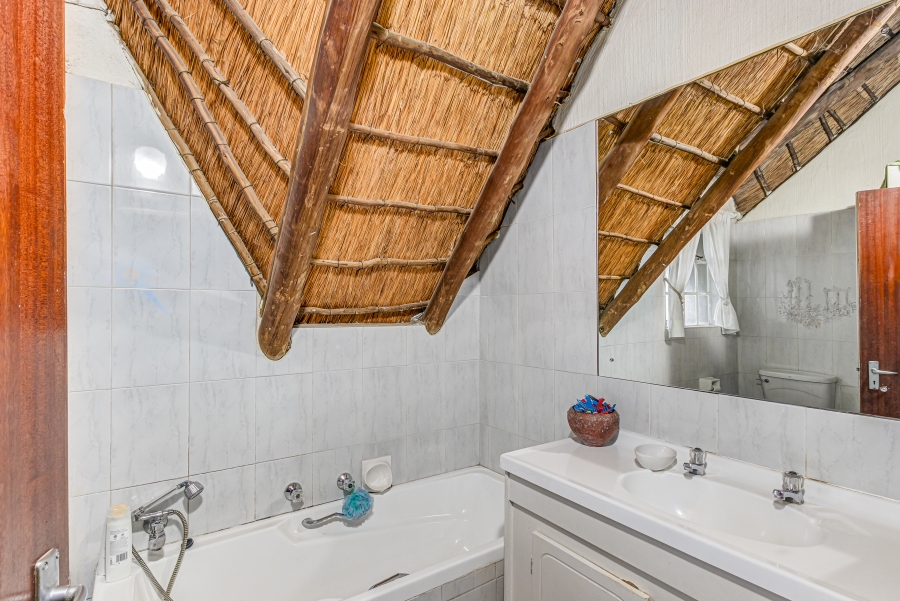6 Bedroom Property for Sale in Lanseria Gauteng