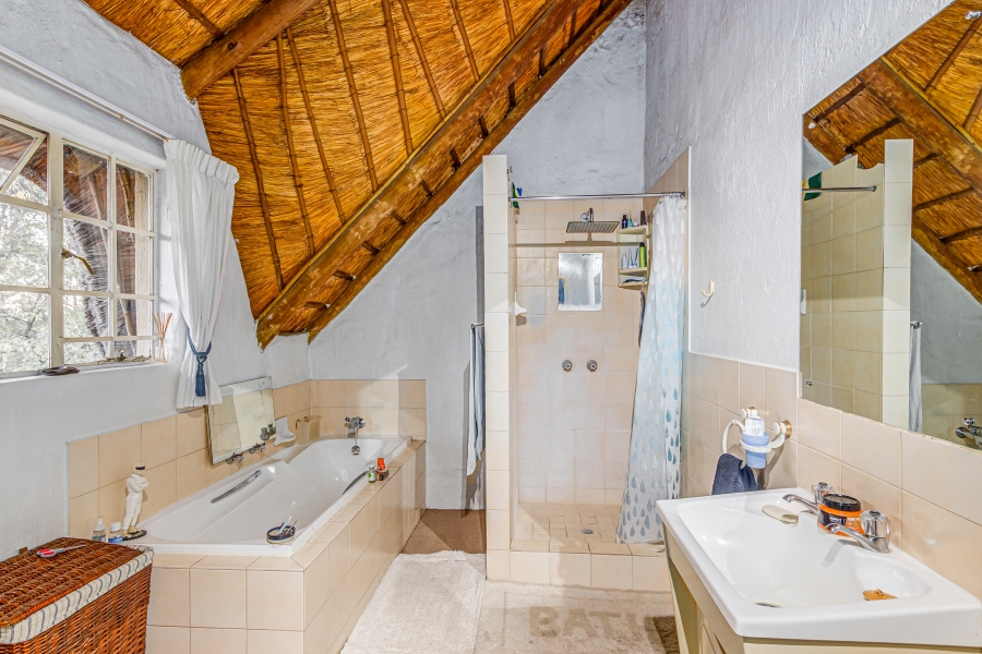 6 Bedroom Property for Sale in Lanseria Gauteng