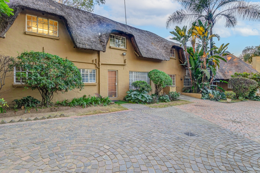 6 Bedroom Property for Sale in Lanseria Gauteng
